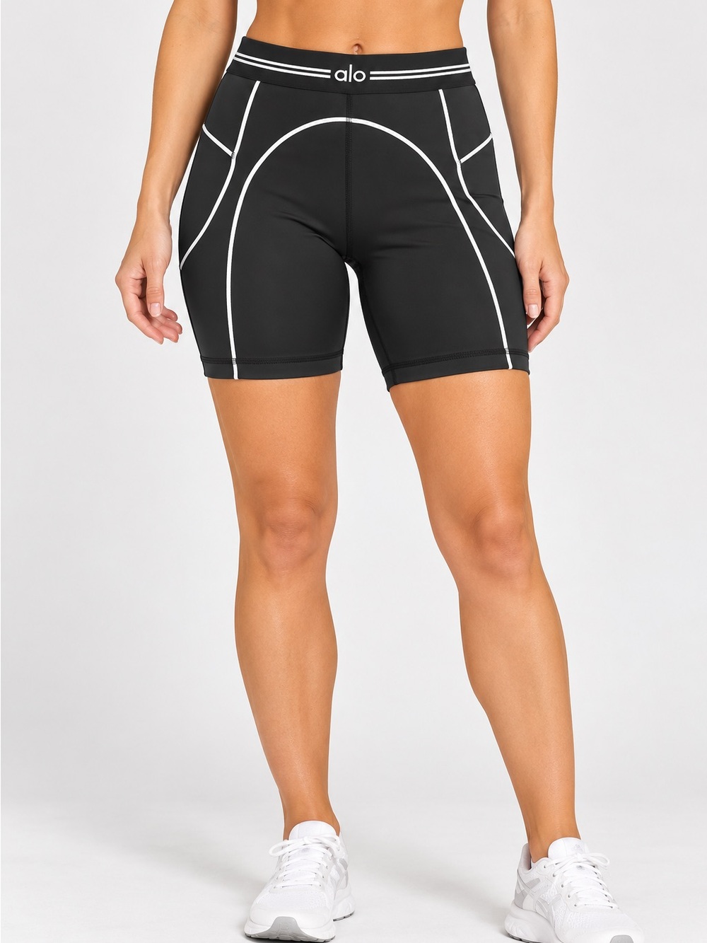 🆕🎉NWT ALO Yoga Black Biker Shorts with White Contrast Piping
